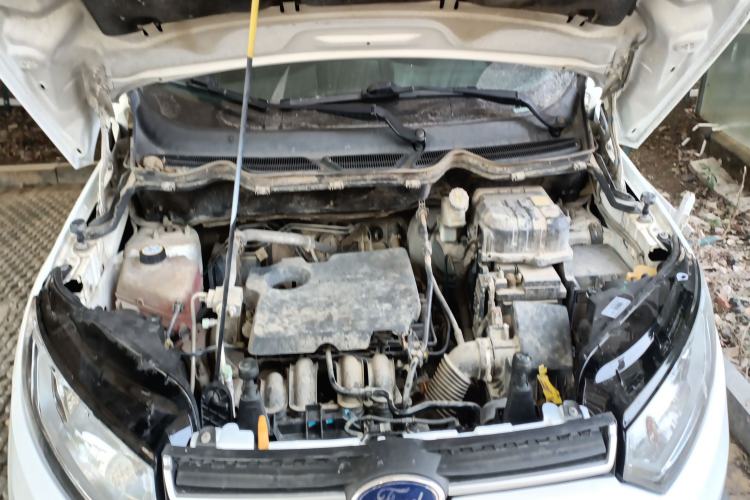 Used Ford EcoSport 2013 1.5L Automatic Fashion Model Engine Bay
