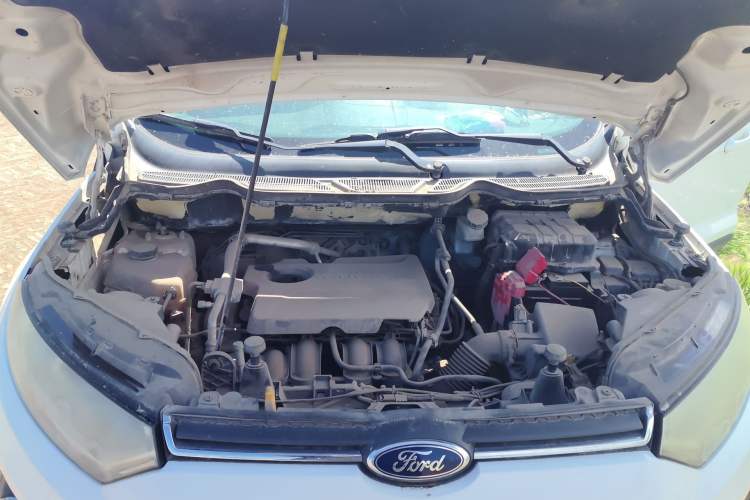 Used Ford EcoSport 2013 1.5L Manual Luxury Model Engine Bay