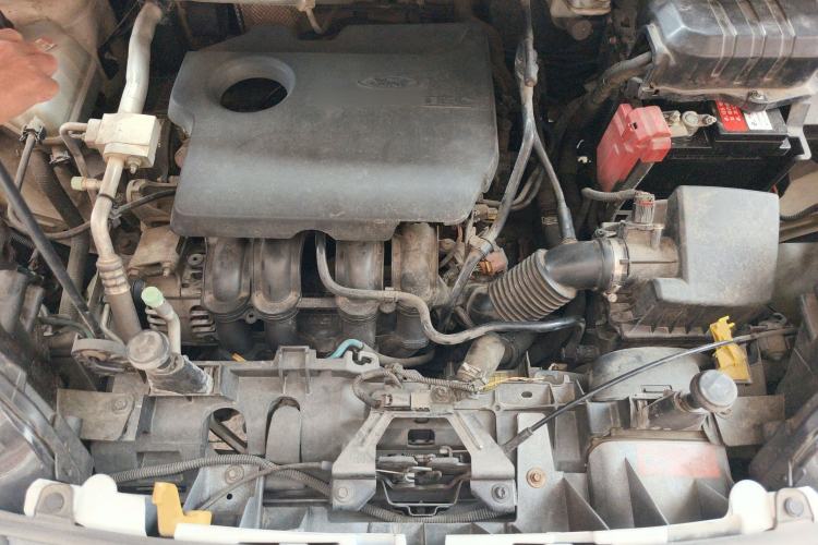 Used Ford EcoSport 2013 1.5L Automatic Fashion Model Engine Bay