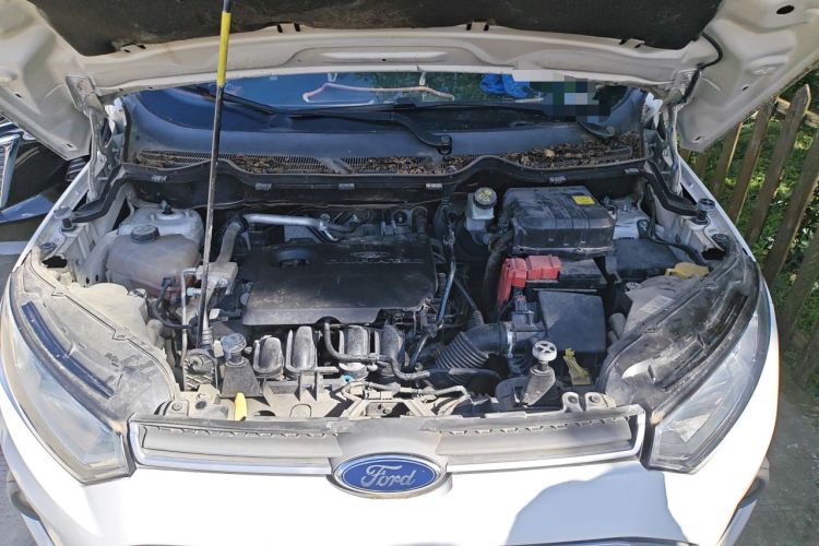 Used Ford EcoSport 2013 1.5L Manual Fashion Model Engine Bay