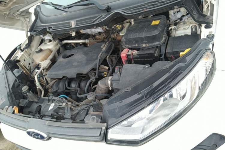 Used Ford EcoSport 2013 1.5L Manual Comfort Model Engine Bay