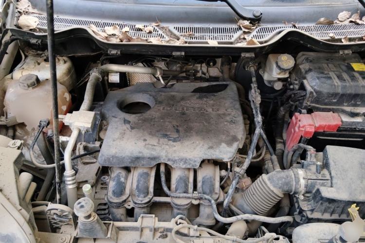 Used Ford EcoSport 2013 1.5L Automatic Fashion Model Engine Bay