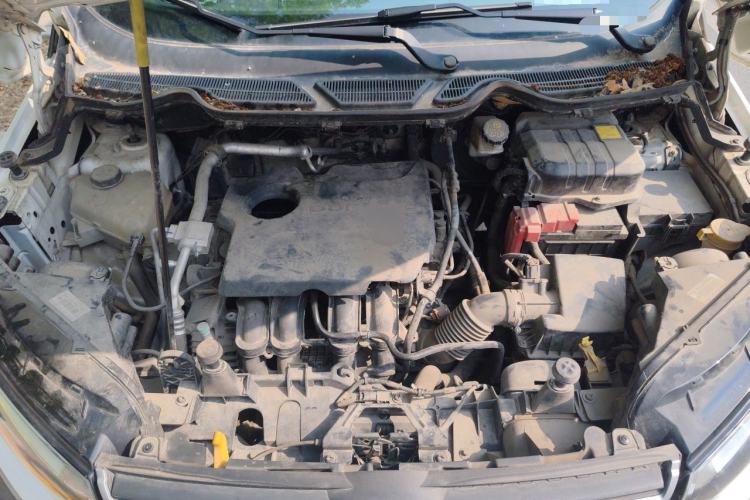 Used Ford EcoSport 2013 1.5L Automatic Fashion Model Engine Bay