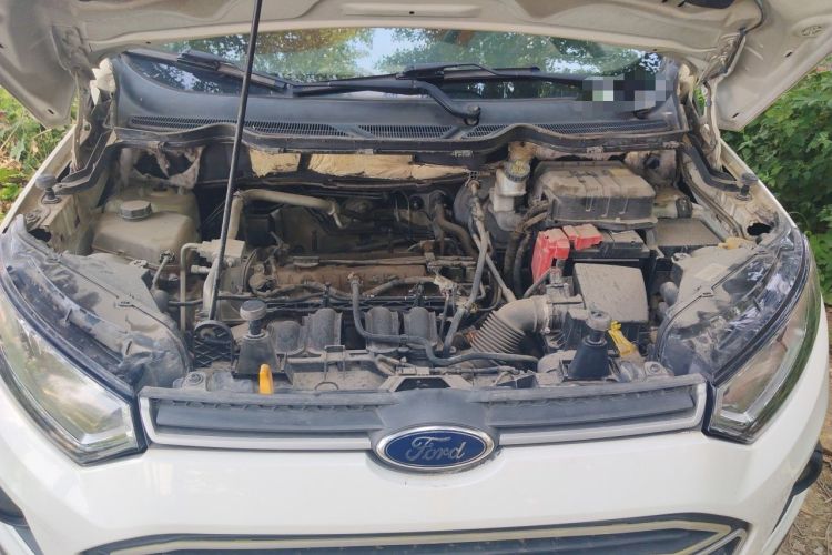 Used Ford EcoSport 2013 1.5L Automatic Fashion Model Engine Bay