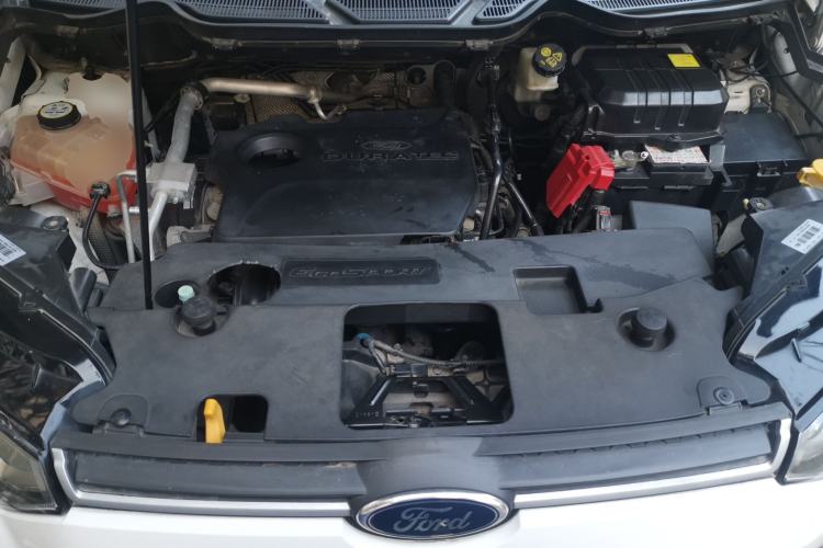 Used Ford EcoSport 2013 1.5L Automatic Fashion Model Engine Bay