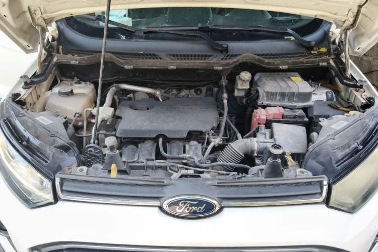 Used Ford EcoSport 2013 1.5L Manual Luxury Model Engine Bay