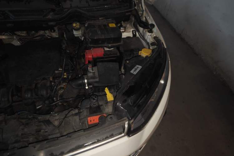 Used Ford EcoSport 2013 1.5L Automatic Fashion Model Engine Bay Left