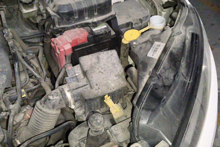 Used Ford EcoSport 2013 1.5L Manual Luxury Model Engine Bay Left