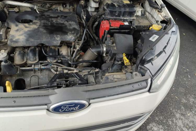 Used Ford EcoSport 2013 1.5L Automatic Fashion Model Engine Bay Left