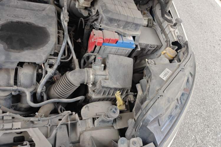 Used Ford EcoSport 2013 1.5L Automatic Fashion Model Engine Bay Left