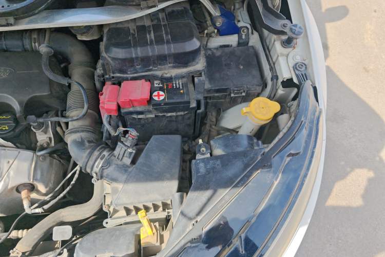 Used Ford EcoSport 2013 1.0L GTDi Manual Luxury Model Engine Bay Left