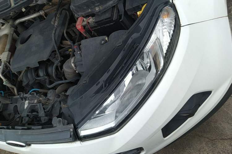 Used Ford EcoSport 2013 1.5L Manual Comfort Model Engine Bay Left