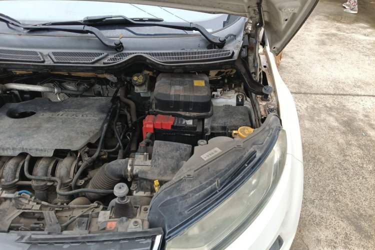 Used Ford EcoSport 2013 1.5L Manual Fashion Model Engine Bay Left