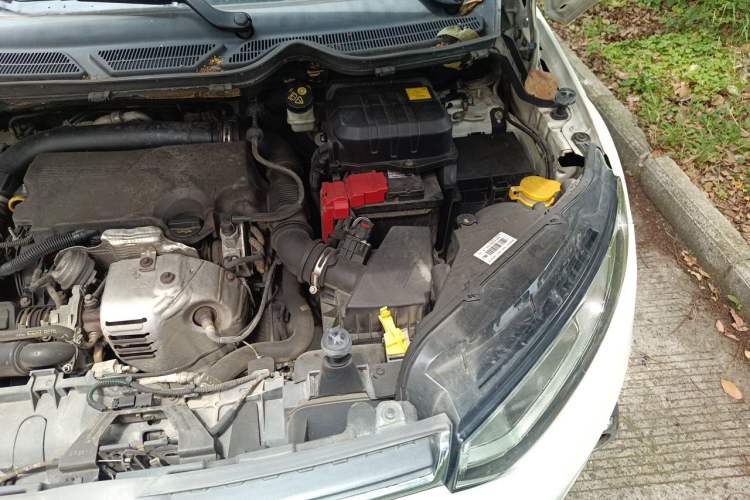 Used Ford EcoSport 2013 1.0L GTDi Manual Luxury Model Engine Bay Left