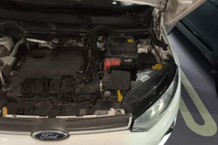 Used Ford EcoSport 2013 1.5L Automatic Fashion Model Engine Bay Left