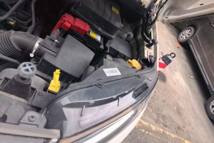 Used Ford EcoSport 2013 1.5L Manual Fashion Model Engine Bay Left