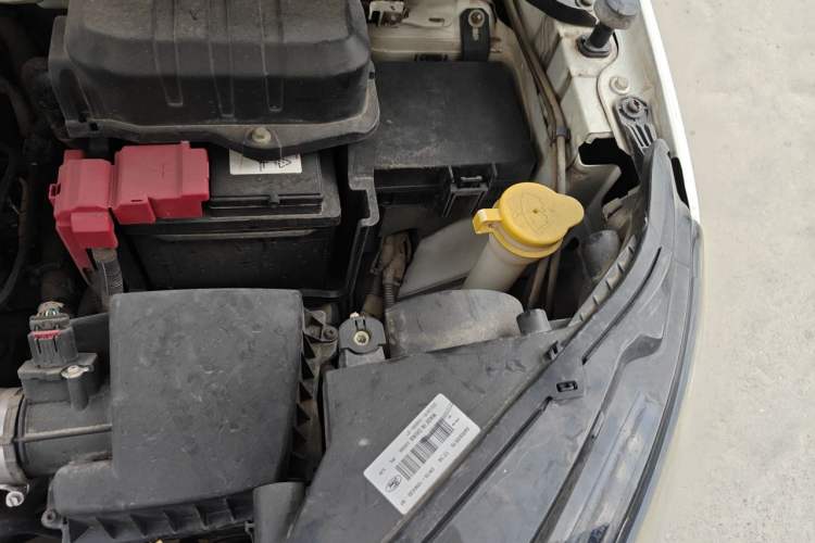 Used Ford EcoSport 2013 1.5L Manual Luxury Model Engine Bay Left