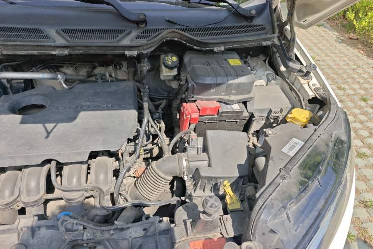 Used Ford EcoSport 2013 1.5L Automatic Fashion Model Engine Bay Left
