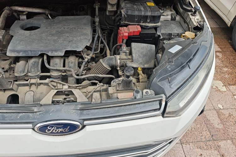Used Ford EcoSport 2013 1.5L Automatic Fashion Model Engine Bay Left