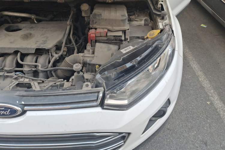 Used Ford EcoSport 2013 1.5L Automatic Prestige Model Engine Bay Left