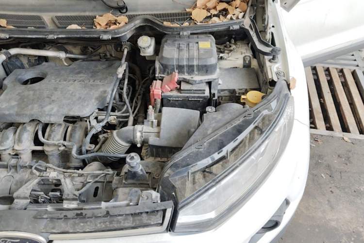 Used Ford EcoSport 2013 1.5L Automatic Fashion Model Engine Bay Left