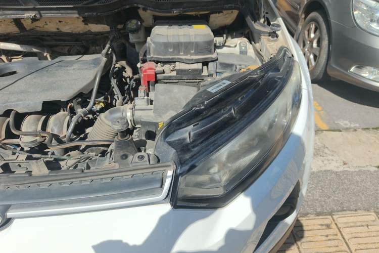 Used Ford EcoSport 2013 1.5L Automatic Fashion Model Engine Bay Left