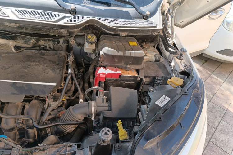 Used Ford EcoSport 2013 1.5L Automatic Fashion Model Engine Bay Left
