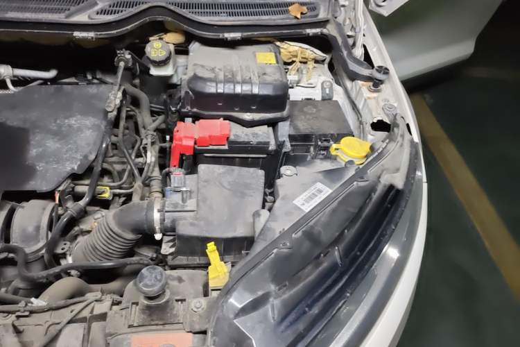 Used Ford EcoSport 2013 1.5L Automatic Fashion Model Engine Bay Left