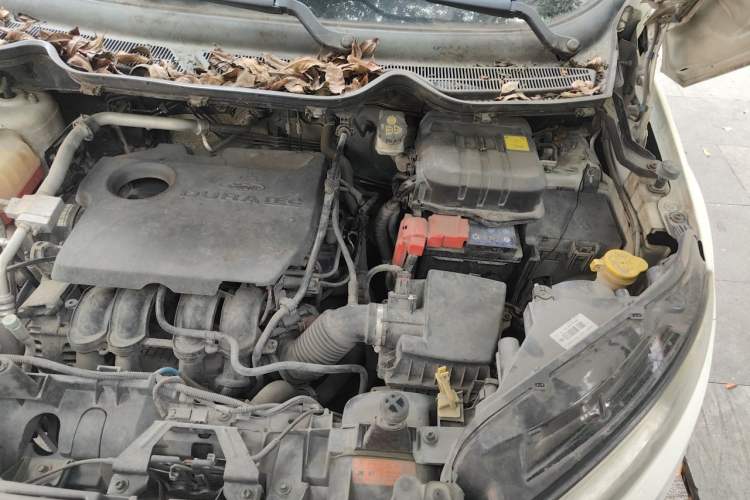 Used Ford EcoSport 2013 1.5L Manual Fashion Model Engine Bay Left