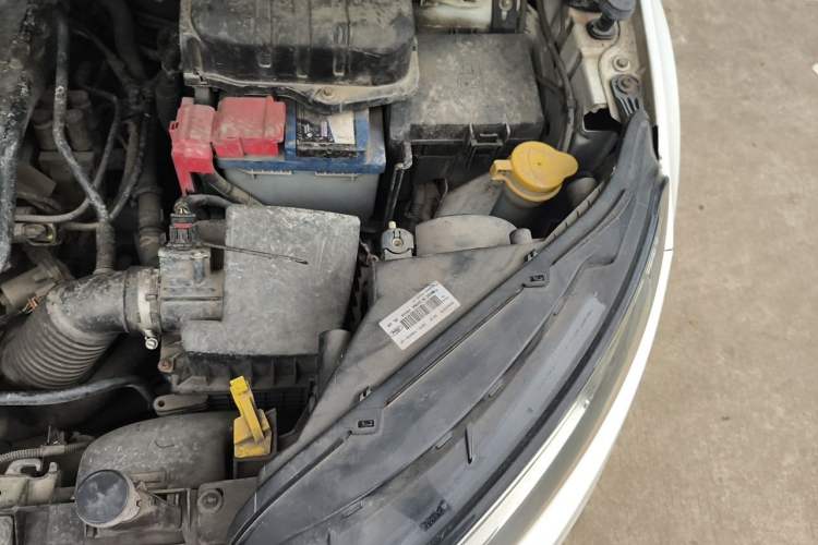 Used Ford EcoSport 2013 1.5L Manual Luxury Model Engine Bay Left