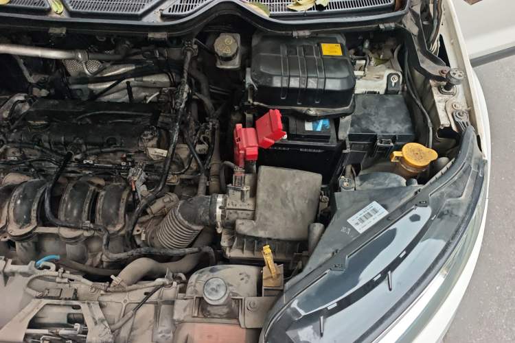 Used Ford EcoSport 2013 1.5L Automatic Fashion Model Engine Bay Left