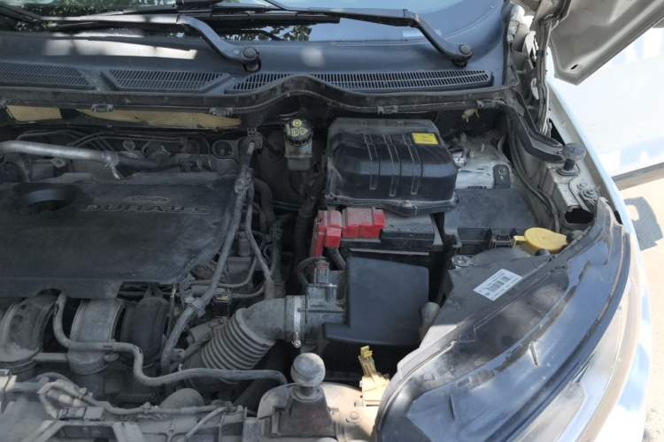Used Ford EcoSport 2013 1.5L Manual Luxury Model Engine Bay Left