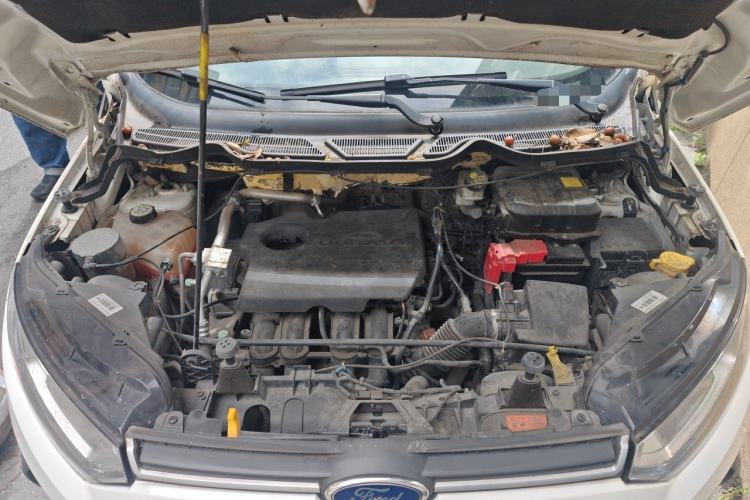 Used Ford EcoSport 2013 1.5L Automatic Fashion Model Engine Bay