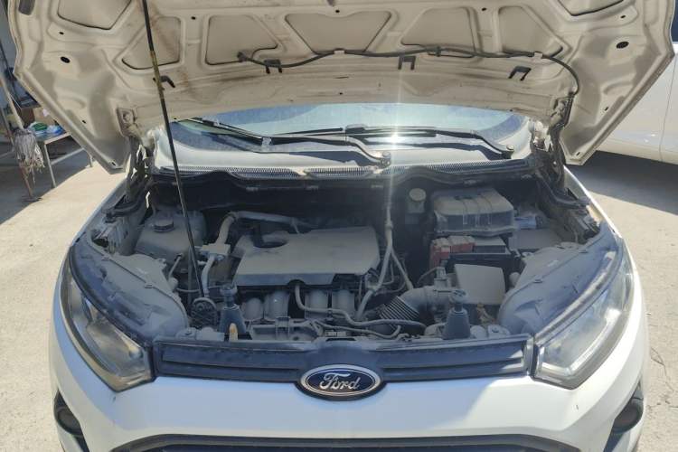 Used Ford EcoSport 2013 1.5L Manual Comfort Model Engine Bay