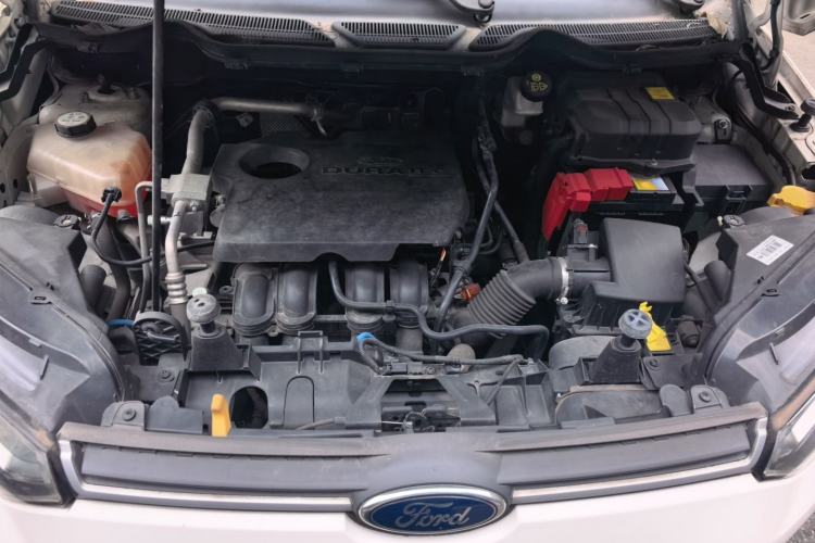 Used Ford EcoSport 2013 1.5L Manual Fashion Model Engine Bay