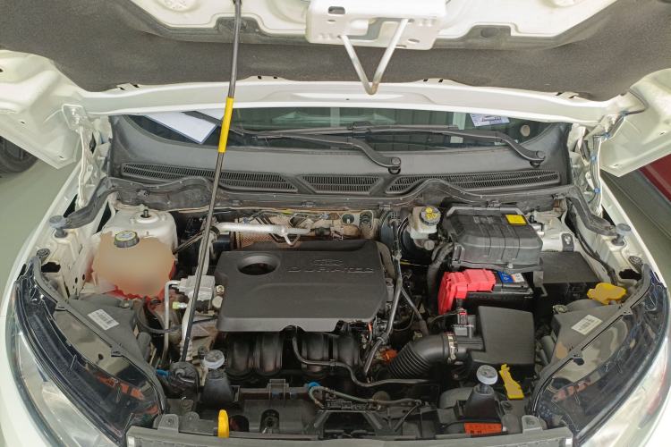 Used Ford EcoSport 2013 1.5L Automatic Fashion Model Engine Bay