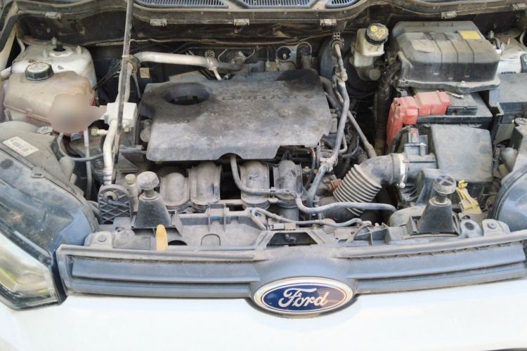 Used Ford EcoSport 2013 1.5L Manual Comfort Model Engine Bay