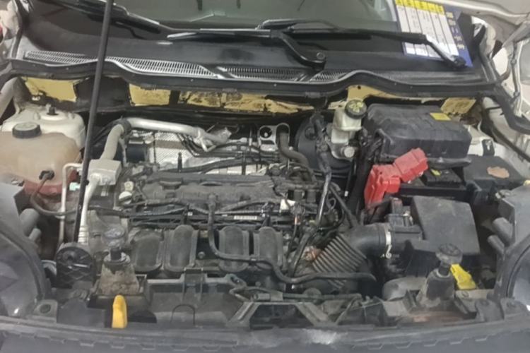 Used Ford EcoSport 2013 1.5L Automatic Fashion Model Engine Bay