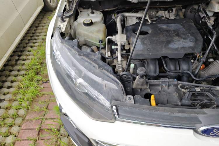 Used Ford EcoSport 2013 1.5L Automatic Prestige Model Engine Bay Right