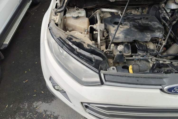 Used Ford EcoSport 2013 1.5L Automatic Fashion Model Engine Bay Right