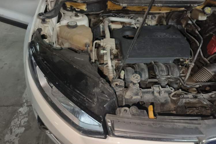 Used Ford EcoSport 2013 1.5L Manual Luxury Model Engine Bay Right