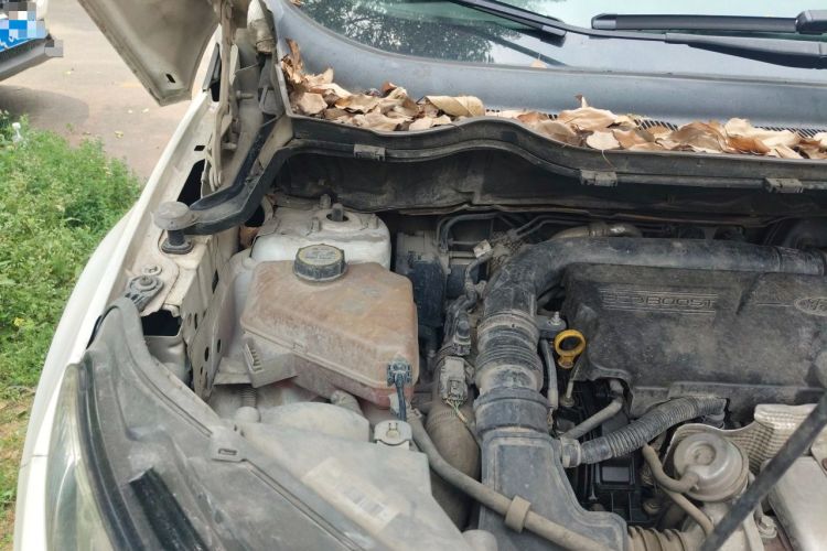 Used Ford EcoSport 2013 1.0L GTDi Manual Luxury Model Engine Bay Right