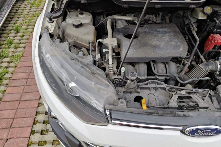 Used Ford EcoSport 2013 1.5L Automatic Fashion Model Engine Bay Right