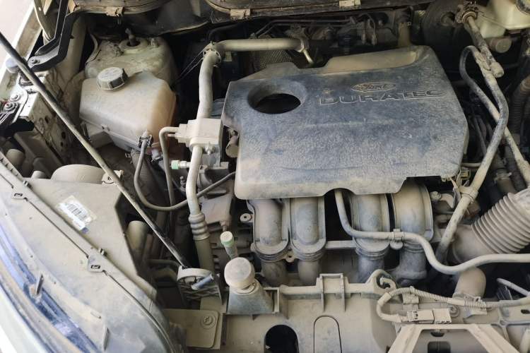 Used Ford EcoSport 2013 1.5L Manual Luxury Model Engine Bay Right