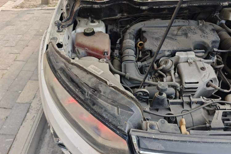 Used Ford EcoSport 2013 1.0L GTDi Manual Luxury Model Engine Bay Right