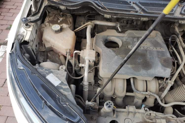 Used Ford EcoSport 2013 1.5L Automatic Prestige Model Engine Bay Right