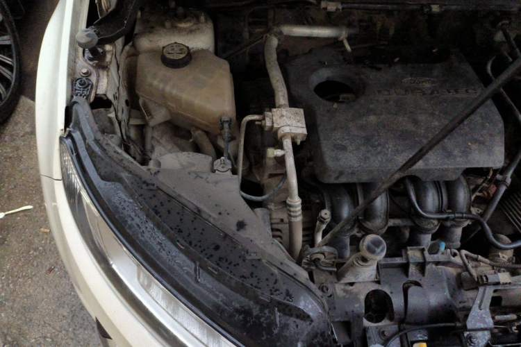 Used Ford EcoSport 2013 1.5L Manual Luxury Model Engine Bay Right