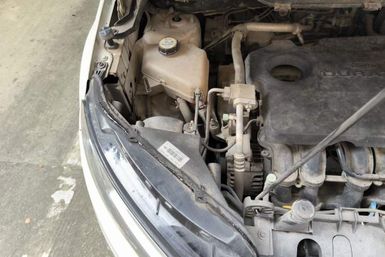 Used Ford EcoSport 2013 1.5L Automatic Prestige Model Engine Bay Right