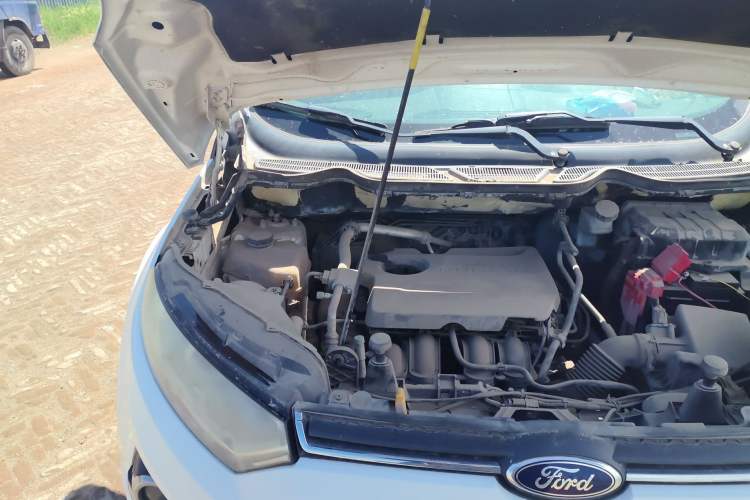 Used Ford EcoSport 2013 1.5L Manual Luxury Model Engine Bay Right