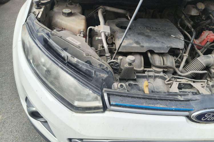 Used Ford EcoSport 2013 1.5L Automatic Fashion Model Engine Bay Right